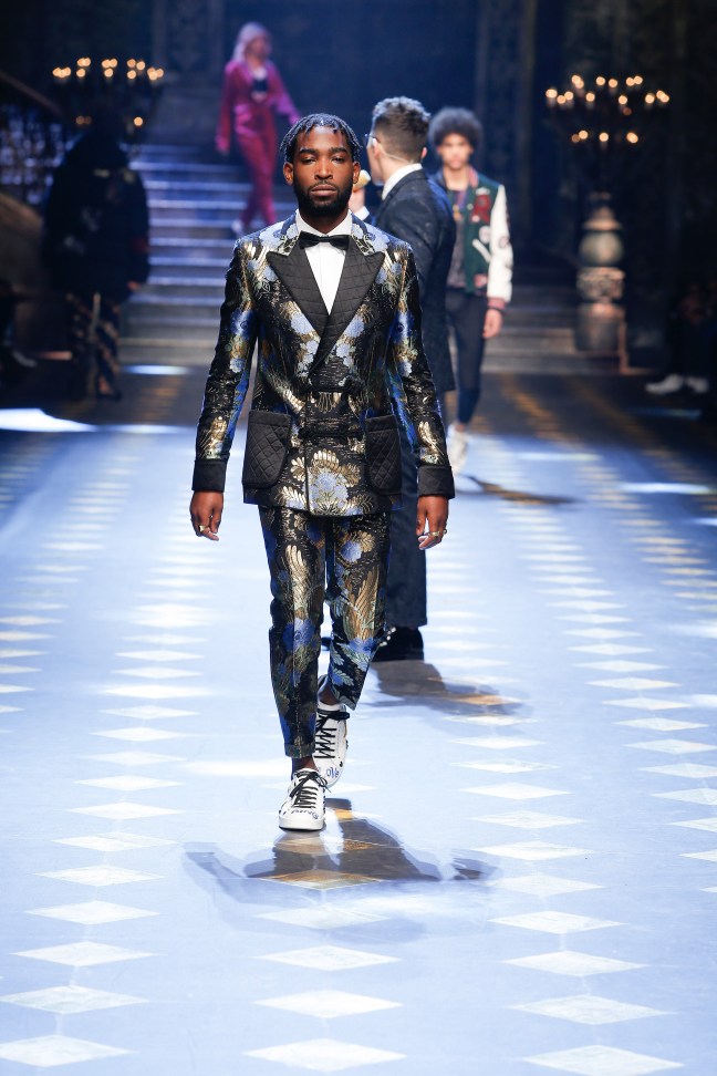 Tinie Tempah knows what 'Girls Like' and they will definitely love this look. As well as being a rap superstar, he recently embarked on his fashion journey at London Fashion Week Men's were he showed his collection, What We Wear. 